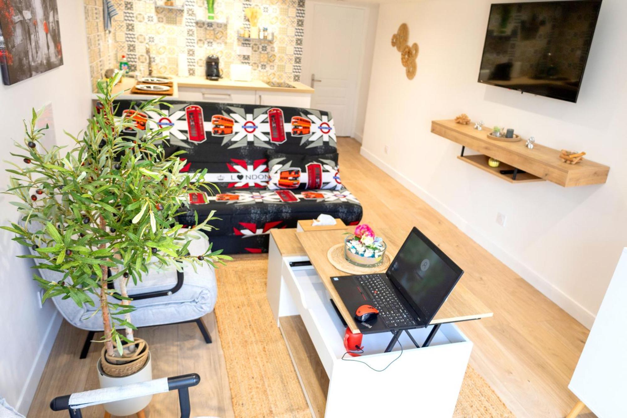 The Silent Green Lounge, Noisiel Exteriör bild